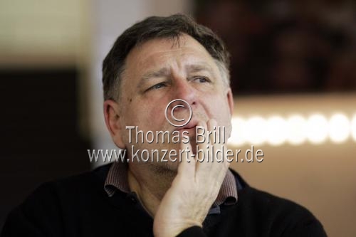 Regisseur G¸nter Kr‰mer im Foyer des Kˆlner Schauspielhaus (&copy; Thomas Brill)